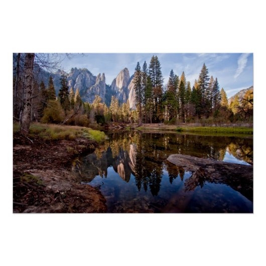 Uitzicht van kathedraalpieken poster (Voorkant)