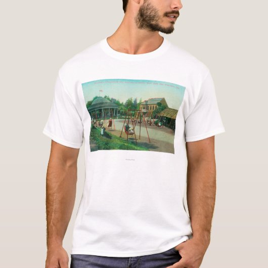 Uitzicht van kinderspeelplaats bij Golden Gate T-shirt (Voorkant)