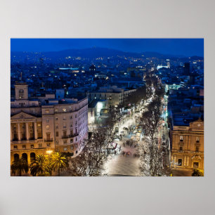 Uitzicht van La Rambla tijdens de luchtnacht Poster