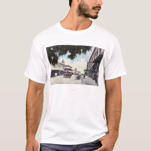 Uitzicht van Main StreetVisalia, CA T-shirt (Voorkant)