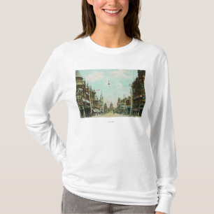 Uitzicht van Mariposa Street Facing City Hall T-shirt
