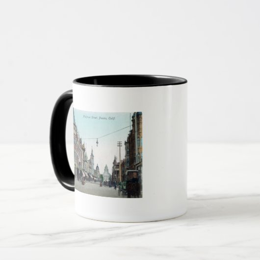 Uitzicht van Mariposa Street Fresno, CA Mok (Voorkant links)