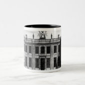 Uitzicht van Marlborough House in Pall Mall Tweekleurige Koffiemok (Center)