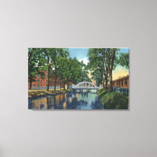 Uitzicht van Mills langs het Kanaal Canvas Afdruk (Voorkant)