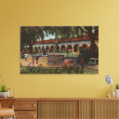 Uitzicht van missie, Memory Garden, Serra Statue Canvas Afdruk (Insitu (Woonkamer))