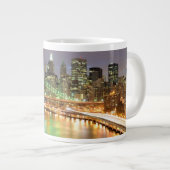 Uitzicht van Neder-Manhattan en de Brooklyn Bridge Grote Koffiekop (Voorkant rechts)
