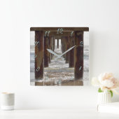 Uitzicht van onder de visserspier vierkante klok (Huis)