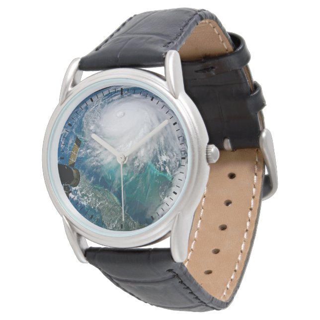 Uitzicht van Orkaan Dorian. Horloge (Gekanteld)