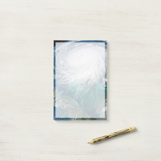 Uitzicht van Orkaan Dorian. Post-it® Notes (Op bureau)