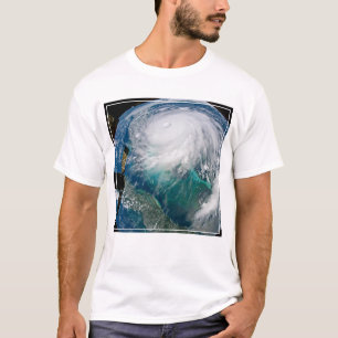 Uitzicht van Orkaan Dorian. T-shirt