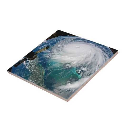 Uitzicht van Orkaan Dorian. Tegeltje (Zijkant)