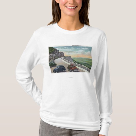Uitzicht van oude auto's op Whiteface Memorial Hwy T-shirt (Voorkant)