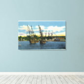 Uitzicht van oude scheepswrakken in de haven canvas afdruk (Insitu (Houten vloer))