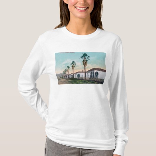 Uitzicht van Palm Row Calistoga, CA T-shirt (Voorkant)
