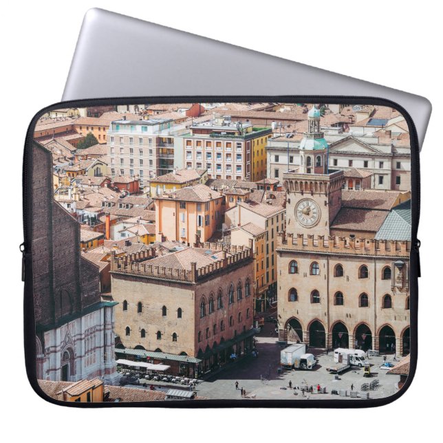 Uitzicht van Piazza Maggiore Square en San Petr Laptop Sleeve (Voorkant)