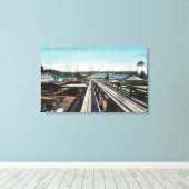 Uitzicht van Port Ludlow DocksPort Ludlow, WA Canvas Afdruk (Insitu (Houten vloer))