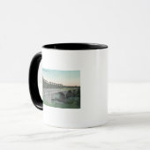 Uitzicht van Putah Creek BridgeWinters, CA Mok (Voorkant links)