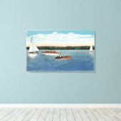 Uitzicht van Sail en motorboten op het meer van Ow Canvas Afdruk (Insitu (Houten vloer))