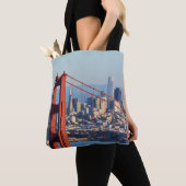Uitzicht van San Francisco door Golden Gate Bridge Tote Bag (Dichtbij)