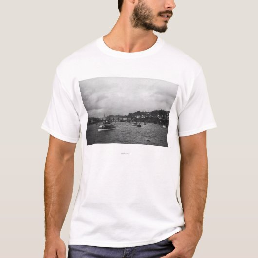 Uitzicht van schepen op het 15e jaarlijkse Regatta T-shirt (Voorkant)