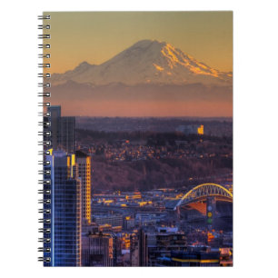 Uitzicht van Seattle in het centrum van het footba Notitieboek
