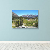 Uitzicht van Shell Lake, Tioga Pass, Californië Canvas Afdruk (Insitu (Houten vloer))