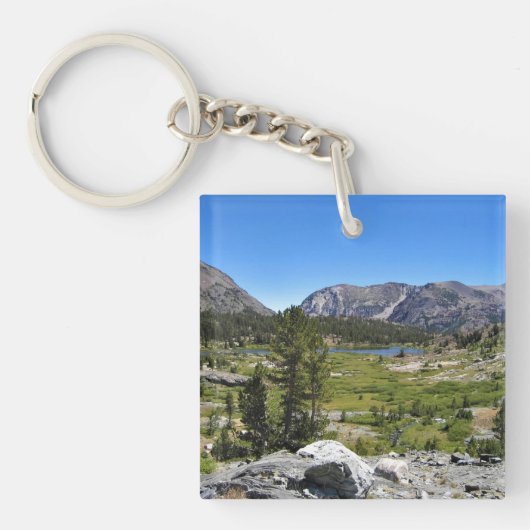 Uitzicht van Shell Lake, Tioga Pass, Californië Sleutelhanger (voorkant)