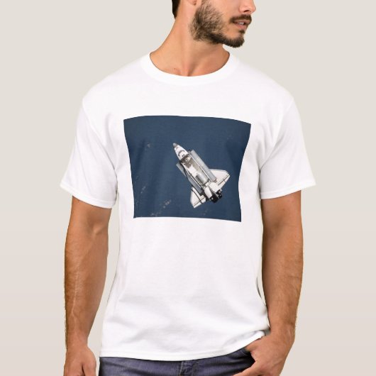 Uitzicht van Space Shuttle Discovery 2 vanuit de l T-shirt (Voorkant)
