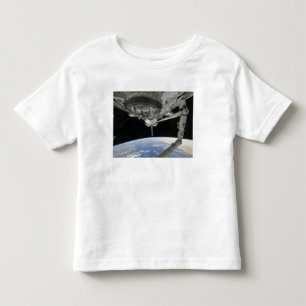 Uitzicht van Space Shuttle Discovery Kinder Shirts