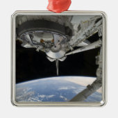 Uitzicht van Space Shuttle Discovery Metalen Ornament (Voorkant)