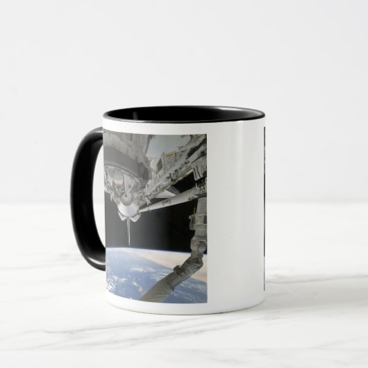 Uitzicht van Space Shuttle Discovery Mok (Voorkant links)