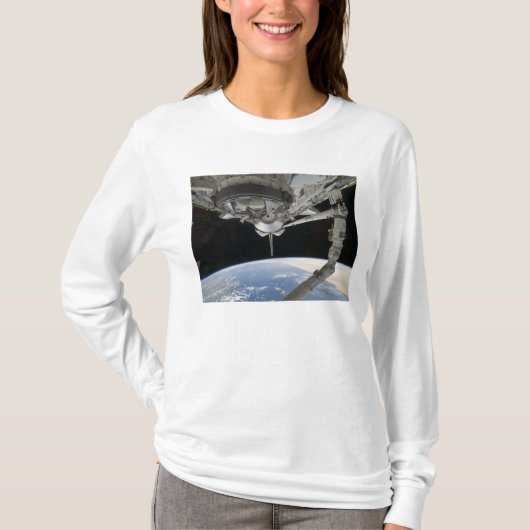 Uitzicht van Space Shuttle Discovery T-shirt (Voorkant)