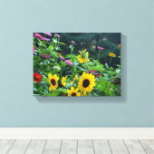 Uitzicht van tuinen, daisies, kosmos, zonnebloemen canvas afdruk (Insitu (Houten vloer))