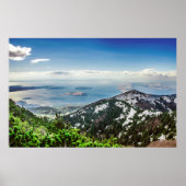 Uitzicht van zee uit bergen poster (Voorkant)