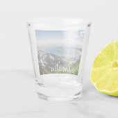 Uitzicht van zee uit bergen shot glas (Achterkant)