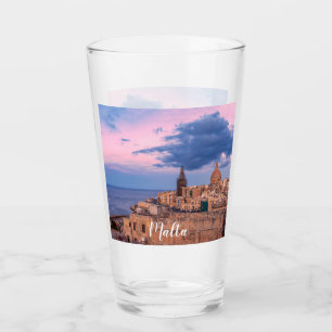 Uitzicht van zonnepanelen boven Valletta Glas