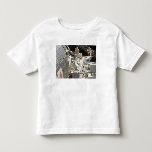 Uitzicht voor het sluiten van onderdelen kinder shirts (Voorkant)