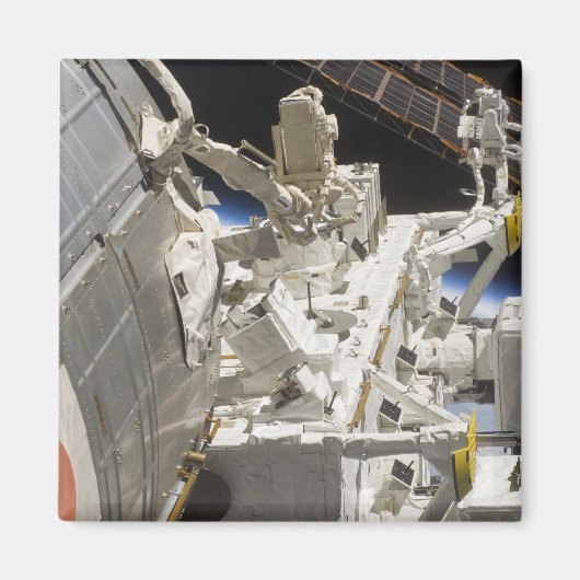 Uitzicht voor het sluiten van onderdelen magneet (Voorkant)