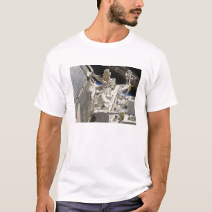 Uitzicht voor het sluiten van onderdelen t-shirt