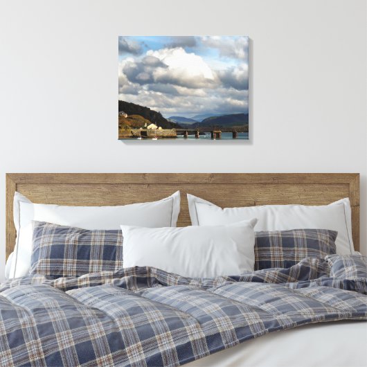 UITZICHTEN VAN WALES CANVAS AFDRUK (Insitu (Slaapkamer))