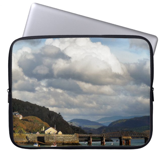 UITZICHTEN VAN WALES LAPTOP SLEEVE (Voorkant)