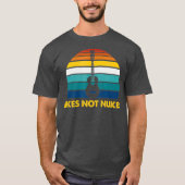 Ukes Not Nukes Funny Ukulele Player Guitar Gift T-shirt (Voorkant)