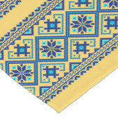 Ukrainian traditional vushuvanka folk pattern blue korte tafelloper (Hoek)