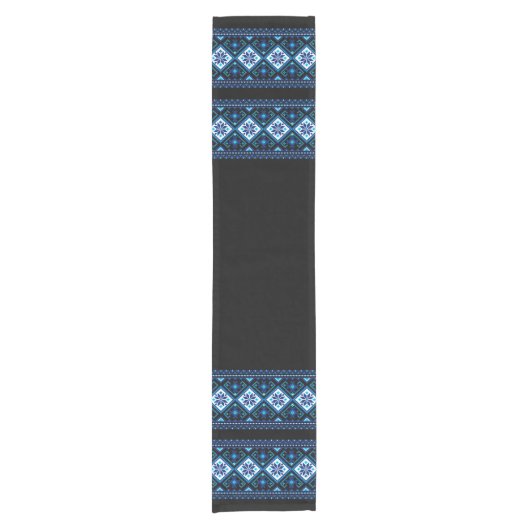 Ukrainian traditional vushuvanka folk pattern blue korte tafelloper (Voorkant)