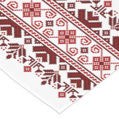 Ukrainian traditional vushuvanka folk pattern red korte tafelloper (Hoek)