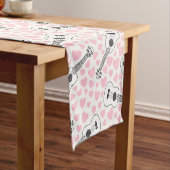 Ukulele met roze harten, muzikant bruiloft korte tafelloper (Voorbeeld)