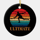 Ultimate Frisbee Retro Player Flying Disk Throding Keramisch Ornament (Voorkant)