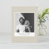 Ultra Minimale Casual Foto Lijst Beige Wedding Save The Date (Staand voorkant)