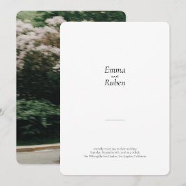 Ultra minimalistische zwart-wit foto bruiloft kaart