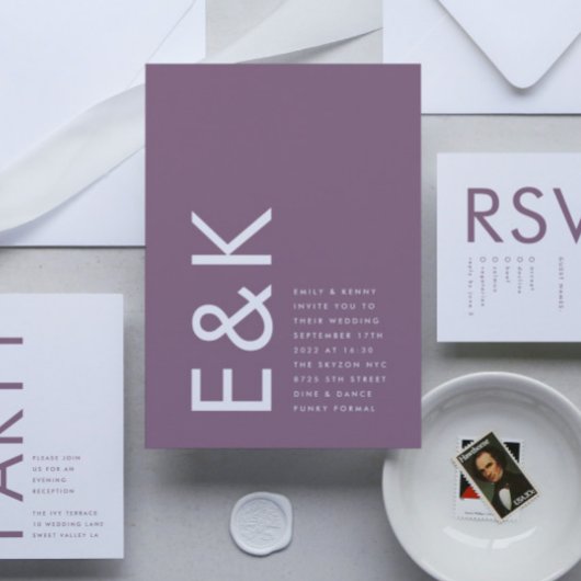 Ultra Modern Bold Big Monogram Paars Weddenschap Kaart